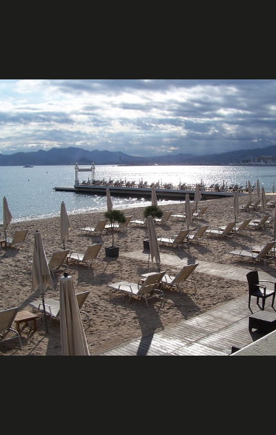 &quot;La r&eacute;gion PACA... Des plages bond&eacute;es en &eacute;t&eacute;&quot;