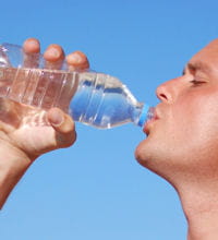 eau et boissons énergétiques : vos meilleures amies pour un marathon !