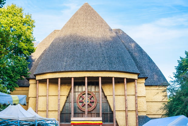 La Grande Pagode du bois de Vincennes, haut lieu spirituel du bouddhisme en Europe