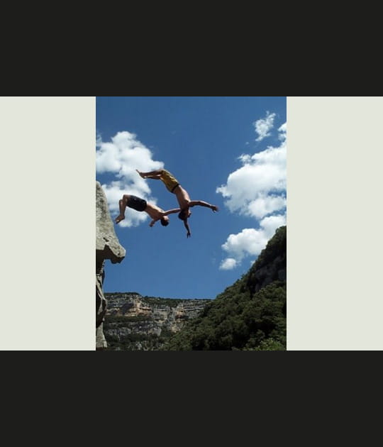 Salto arri&egrave;re