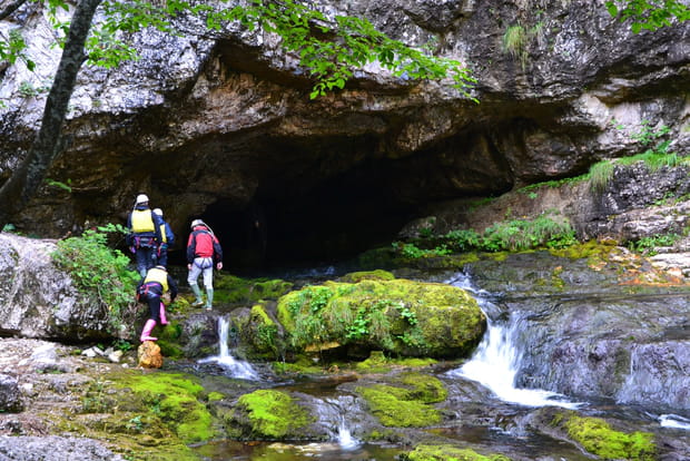 Découvrir la spéléologie
