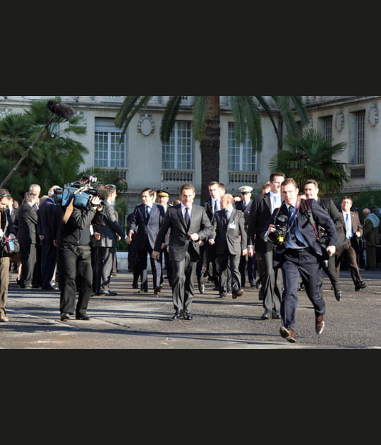 M. Nicolas Sarkozy suivi de M. Fillon