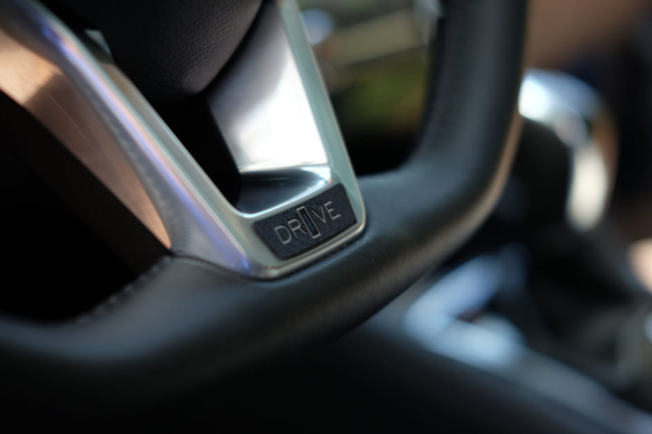 Un volant estampill&eacute; &quot;Drive Edition&quot;