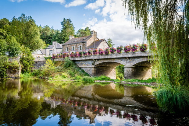 La Gacilly, un festival de fleurs et de photos dans un village de rêve