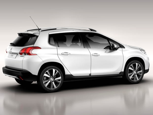 Une Peugeot 208 tout-chemin