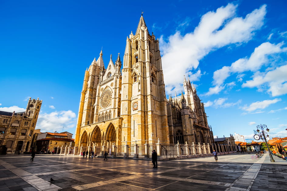 Le&oacute;n
