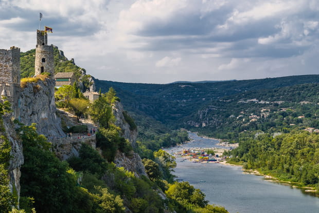 Aiguèze, un voyage dans le temps dans ce village médiéval gardois