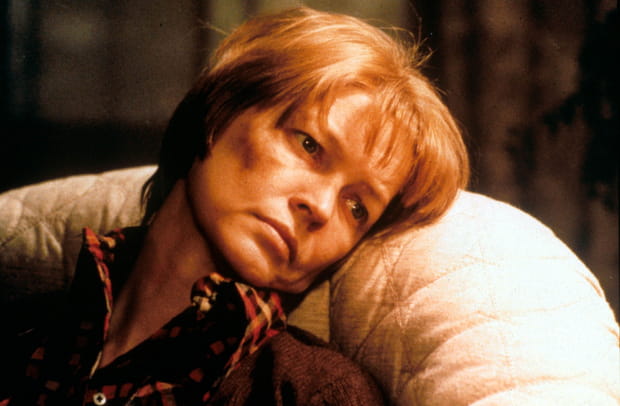 Une actrice de L'Exorciste vole à travers le plateau