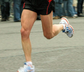 faites des foulées à ras du sol pour moins vous fatiguer et courir plus