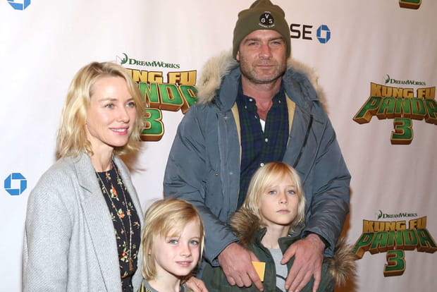 Naomi Watts, maman épanouie à 40 ans