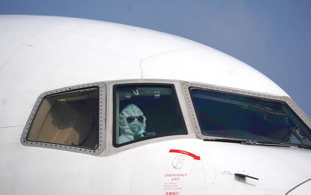 Tonnes de mat&eacute;riel m&eacute;dical par avion