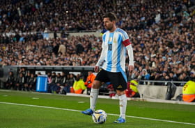 &quot;Messi voulait me tuer&quot;&nbsp;: Mastantuono a loup&eacute; sa premi&egrave;re avec Messi