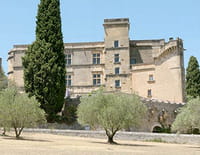 Les châteaux de France : Lourmarin