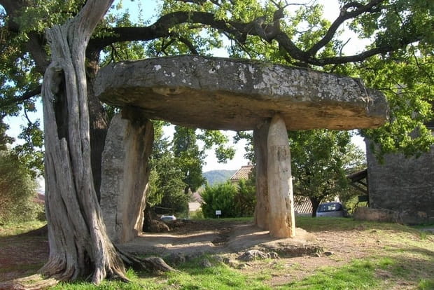 Le dolmen Pierre de la Fée à Draguignan