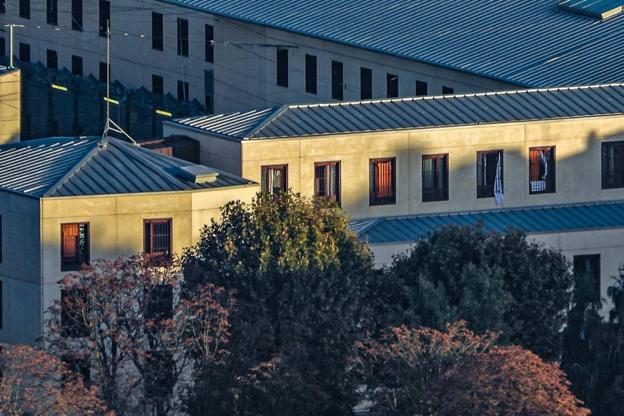 Photos de Sarkozy en prison : des images du détenu le plus célèbre de France publiées ?