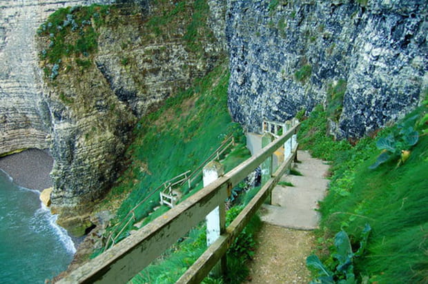 A flanc de falaise