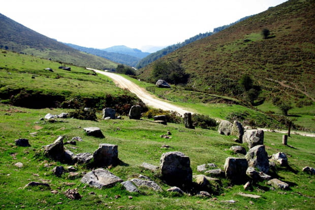Le cromlech de la vallée de Sorogain