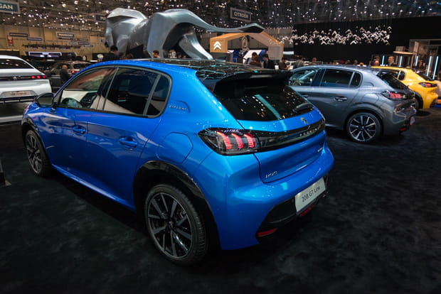 La Peugeot 208 adopte le design des derniers modèles Peugeot