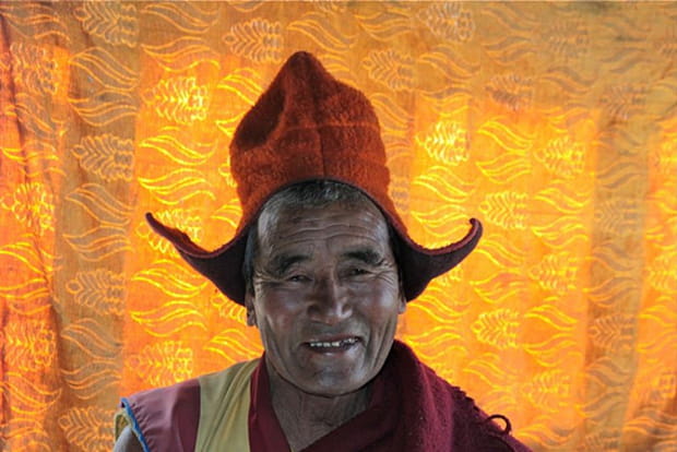 Le "bonnet jaune" des bouddhistes