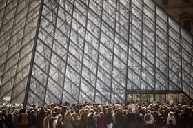 Vol au Louvre&nbsp;: deux interpellations, trois pistes s&eacute;rieuses... O&ugrave; en est l'enqu&ecirc;te&nbsp;?