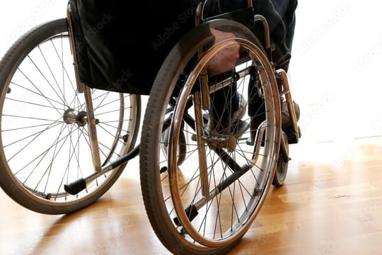C'est le premier sympt&ocirc;me de la maladie de Charcot dans 60% des cas&nbsp;: voici le signe &agrave; surveiller