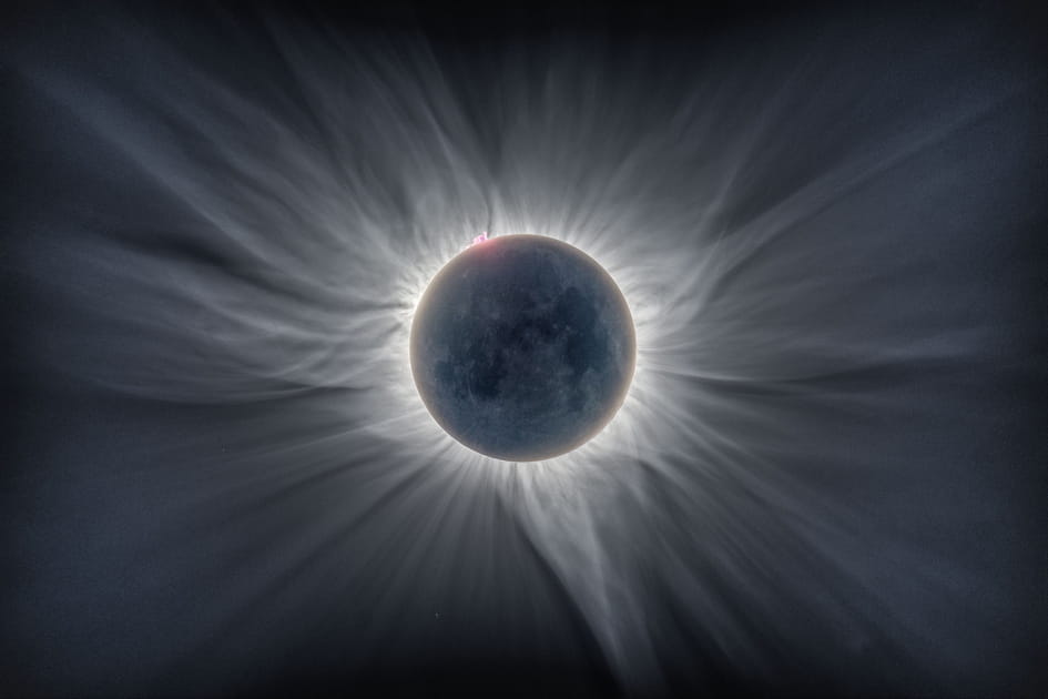 Structures coronales solaires
