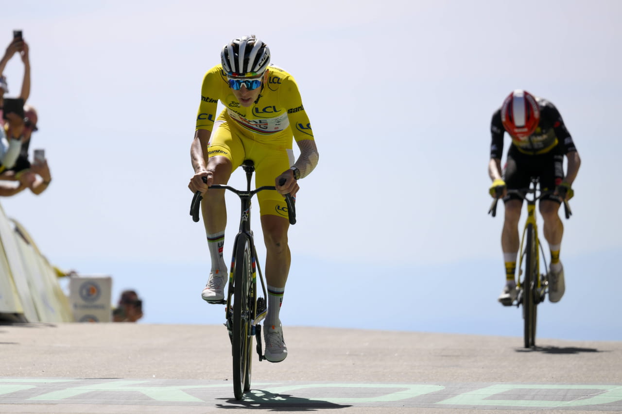 Tadej Pogacar fait encore jaser après son record dans le mont Ventoux : 