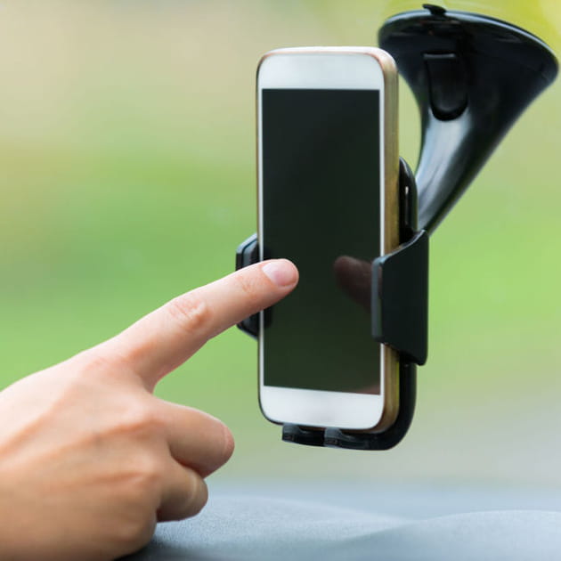 Un support auto pour smartphone pour rouler tranquille