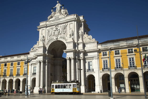 L'arc de triomphe de la rue Augusta