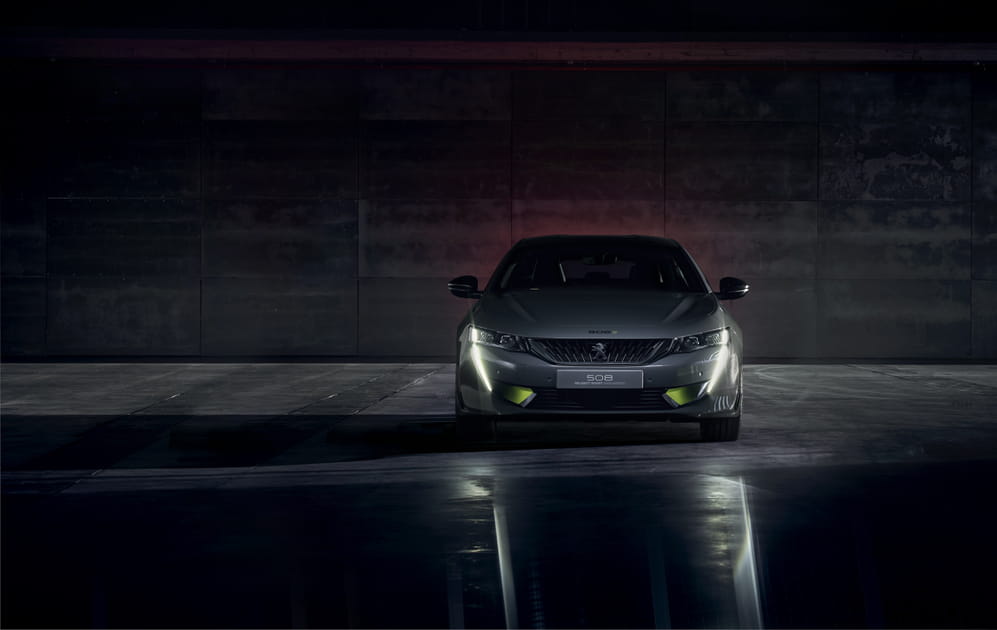 Un concept car hybride &agrave; trois moteurs
