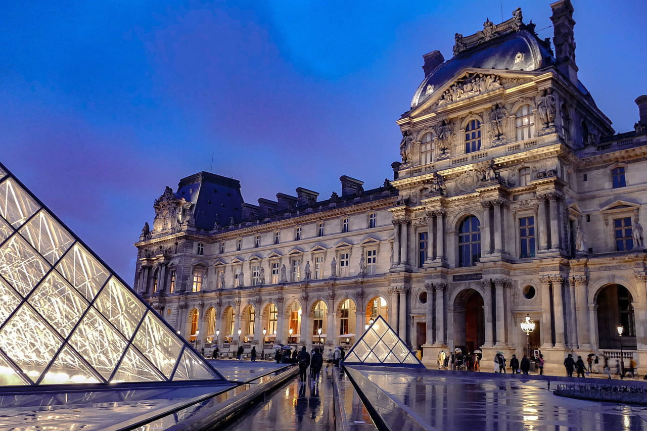 La fortune colossale que coÃ»te la sÃ©curitÃ© du Louvre (et qui n'est pas suffisante)