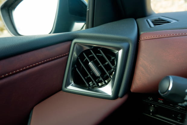 Des aérateurs incrustés dans les portières