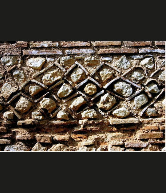 Dans les murs
