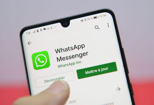 Comment &eacute;viter cette nouvelle arnaque sur WhatsApp qui exploite votre cam&eacute;ra pour vider votre compte en banque