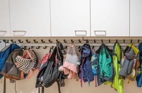 Une ma&icirc;tresse demande aux parents de mettre cet objet dans le cartable, personne n'y pense
