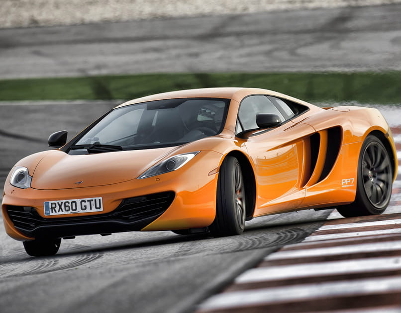 McLaren MP4-12C&nbsp;: 333&nbsp;km/h