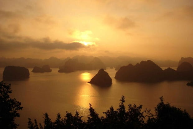 Dernières brumes à Ha Long