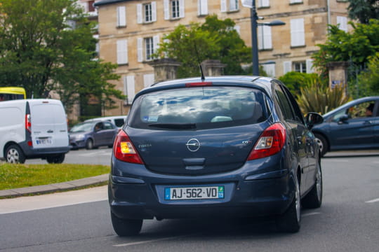 Des automobilistes en ach&egrave;tent tous les jours&nbsp;: c'est interdit et l'amende est de 750&nbsp;euros
