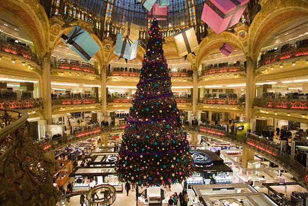 Un sapin de Noël géant aux Galeries Lafayette