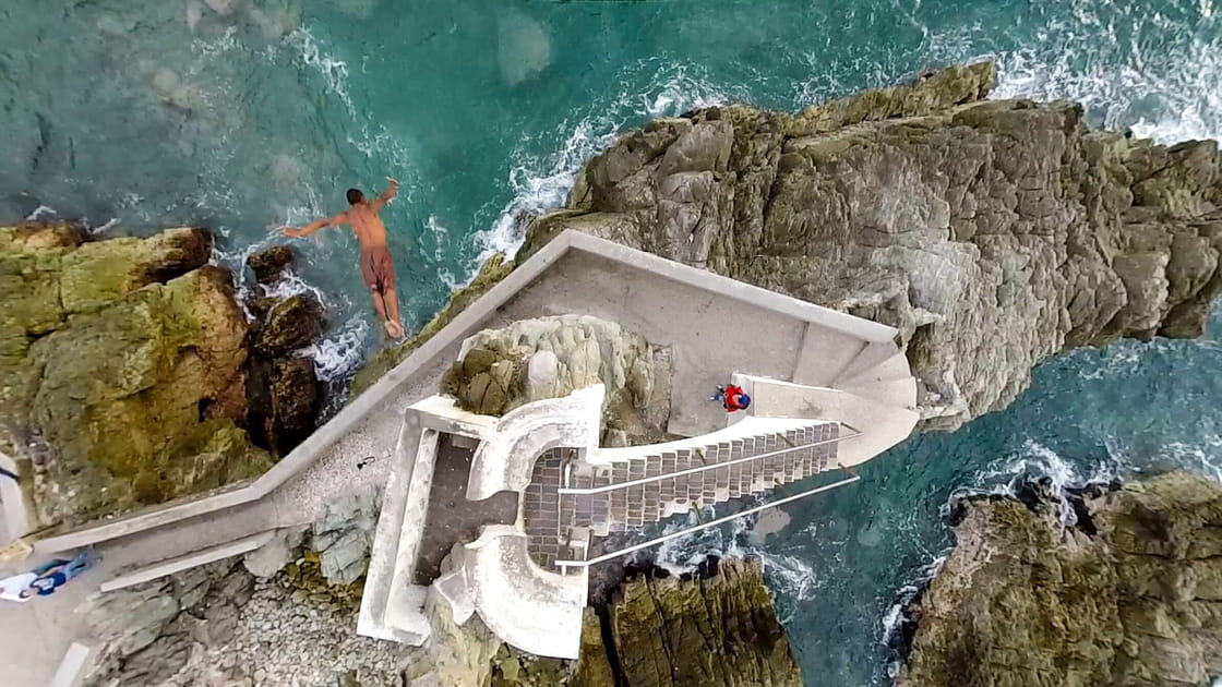 Saut dans le vide &agrave; Mazatl&aacute;n au Mexique
