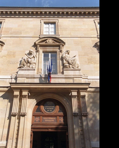 Il a fait de brillantes &eacute;tudes