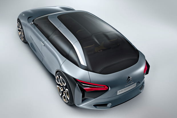 Une lunette arrière concave