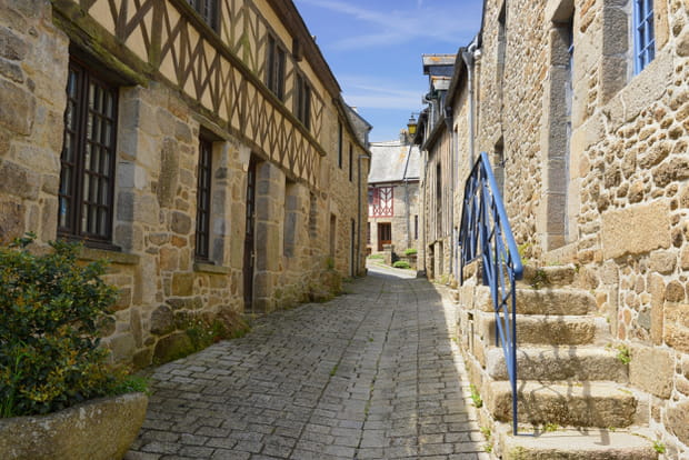 Moncontour, plus discrète que sa voisine Locronan