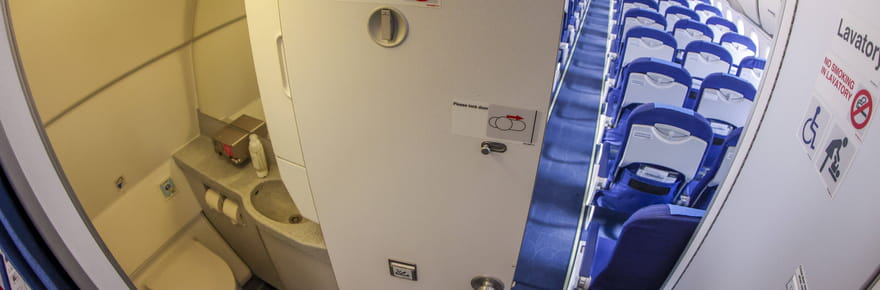&quot;On ne fera jamais &ccedil;a&quot;&nbsp;: ce PDG a rompu sa promesse, les h&ocirc;tesses de l'air devront s'asseoir sur les portes des toilettes