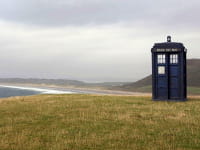 le tardis, la machine à voyager dans le temps.