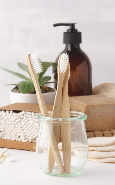 On pr&eacute;f&egrave;re une brosse &agrave; dents en bambou