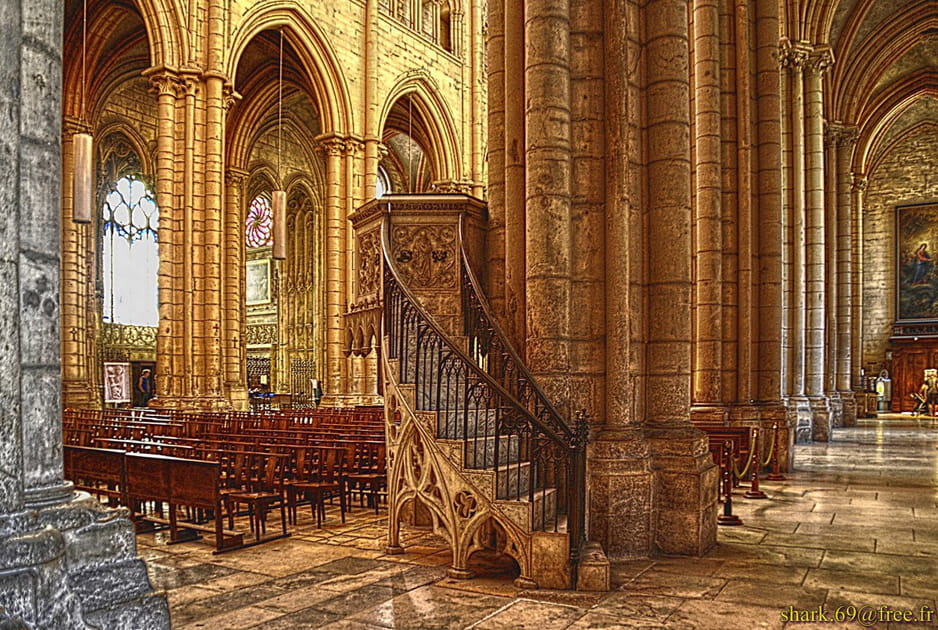 Chaire de la Primatiale Saint-Jean