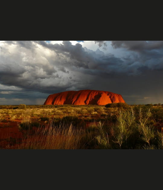 Lumi&egrave;res sur l'Uluru (Ayers Rock)