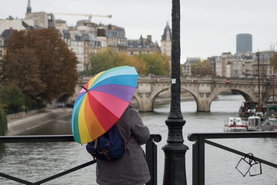 La m&eacute;t&eacute;o des vacances de la Toussaint se confirme&nbsp;: une bascule vers un temps pourri arrive, la pluie s'invite pour de bon