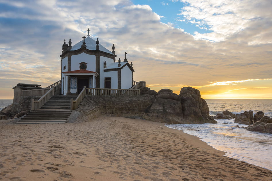 La Capela do senhor Da Pedra &agrave; Miramar au Portugal